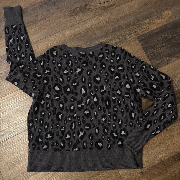 Lucky Brand Sweater Womens M Gray Leopard Crewneck Long Sleeve Knit Animal Print - Picture 3 of 3
